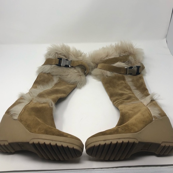 NWOT Coach Suede Fur Trim Wedge Boots size 6 - Picture 2 of 8